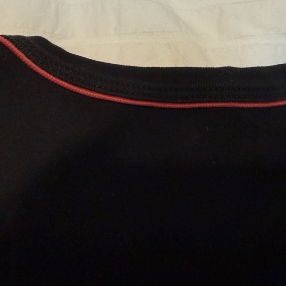 Brandy Melville Black Tee with Red Neckline - Picture 4 of 4